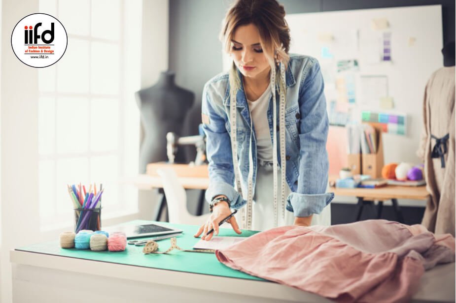 How To Find The Best Fashion Designing College - IIFD