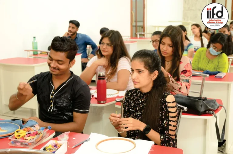 Things to Look for When Comparing Fashion Designing College Alternatives